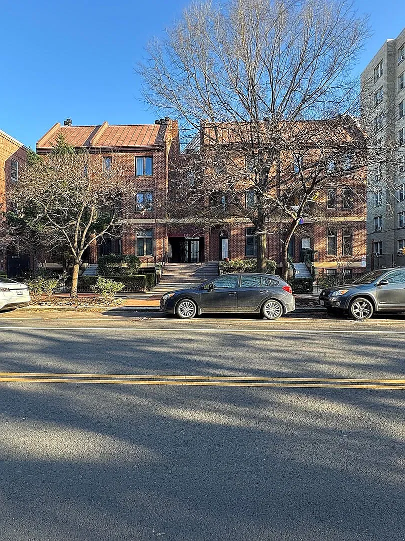 2 bed, 1126 sqft, $4,230 — Photo 1