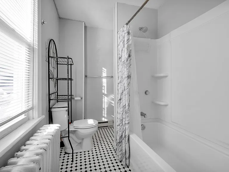 1409 W Linden St — Photo 13