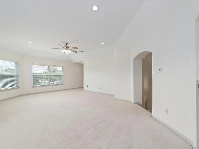3505 Parkside Dr — Photo 21