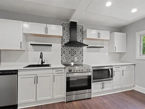 1429 E 79th St, Kansas City, MO 64131