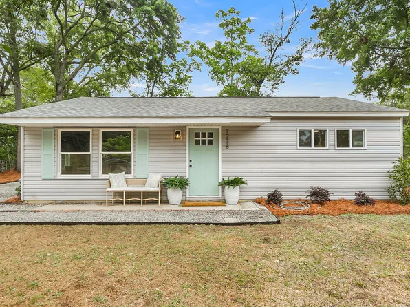 1238 Hawthorne Cir, Hanahan, SC 29410