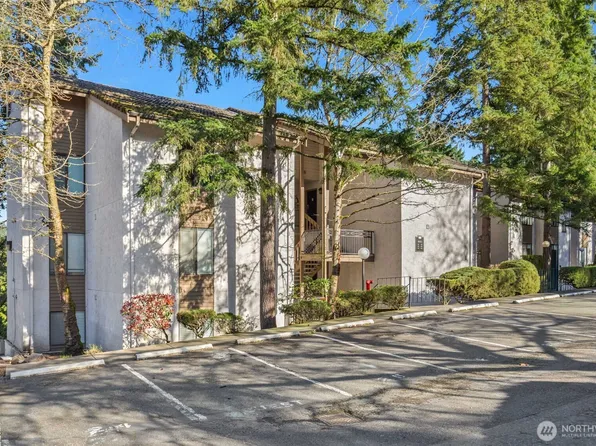 10419 NE 32nd Place #E204, Bellevue, WA 98004