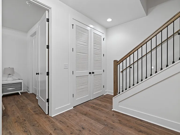 910 Youngs Ln #3 — Photo 38