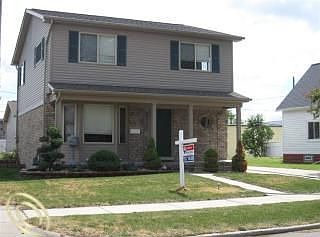 2nd image of 929 1st St