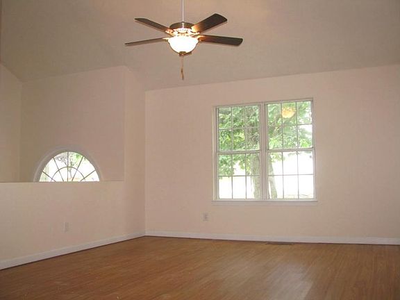 2nd image of 4839 Remington Dr