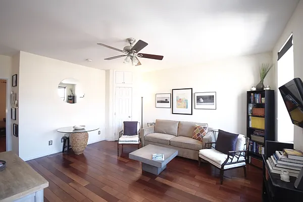 Rented by KYLM, LLC | media 9