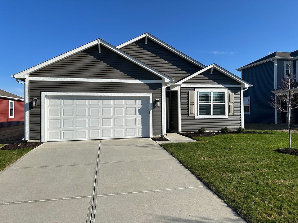 2nd image of 1402 Buttercup Ln