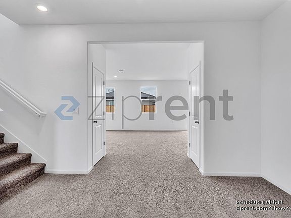 3rd image of 492 Spumante Ln