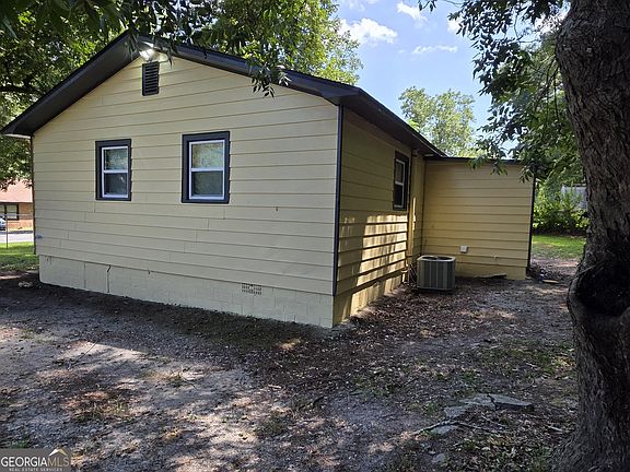 3rd image of 1326 Jimi Ln NW
