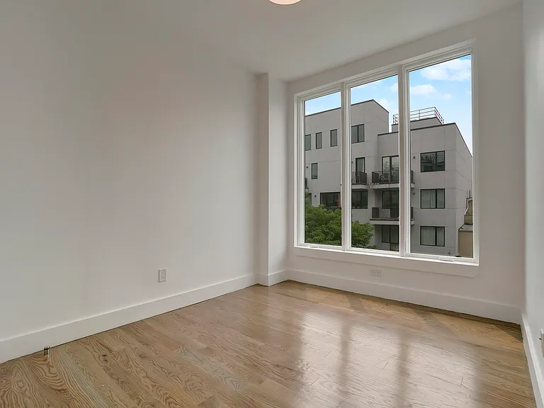 152 Erasmus St #407 — Photo 6