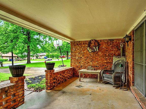 3rd image of 630 Kerby Dr