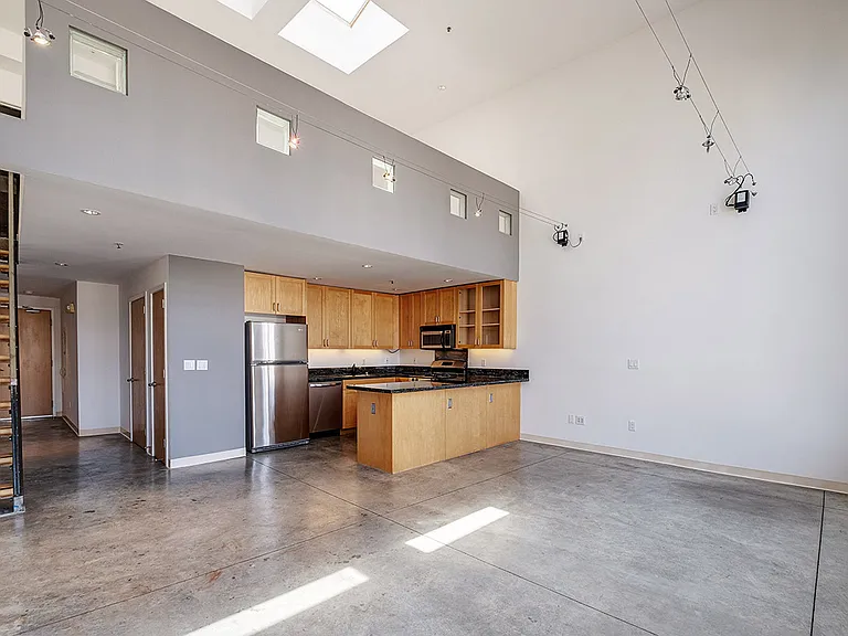 1233 Howard St #3C — Photo 7