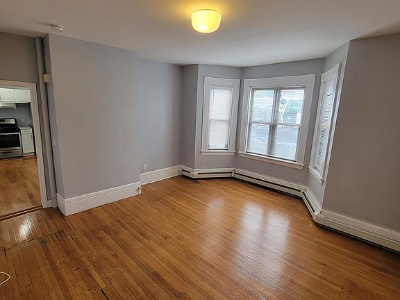 2nd image of 564 Putnam Ave #1