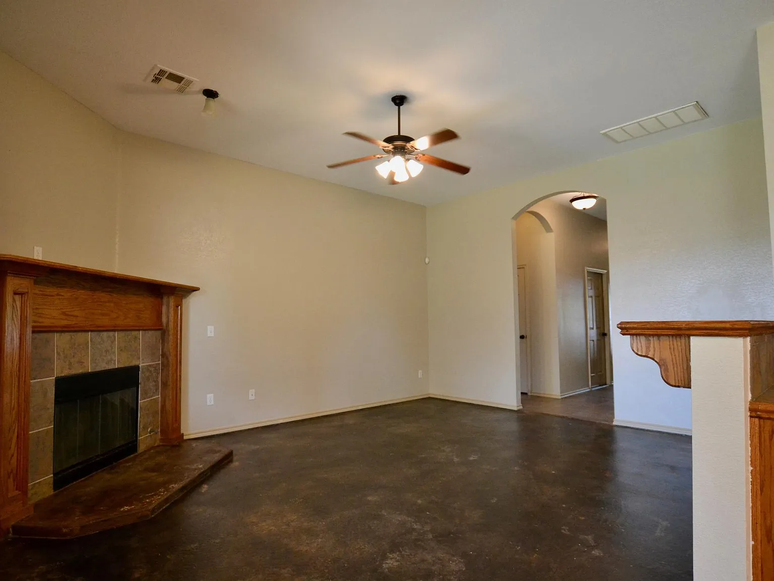 3 bed, 1434 sqft, $1,600 — Photo 2