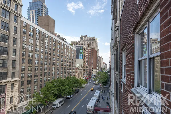 Rented by RE/MAX Midtown | media 6