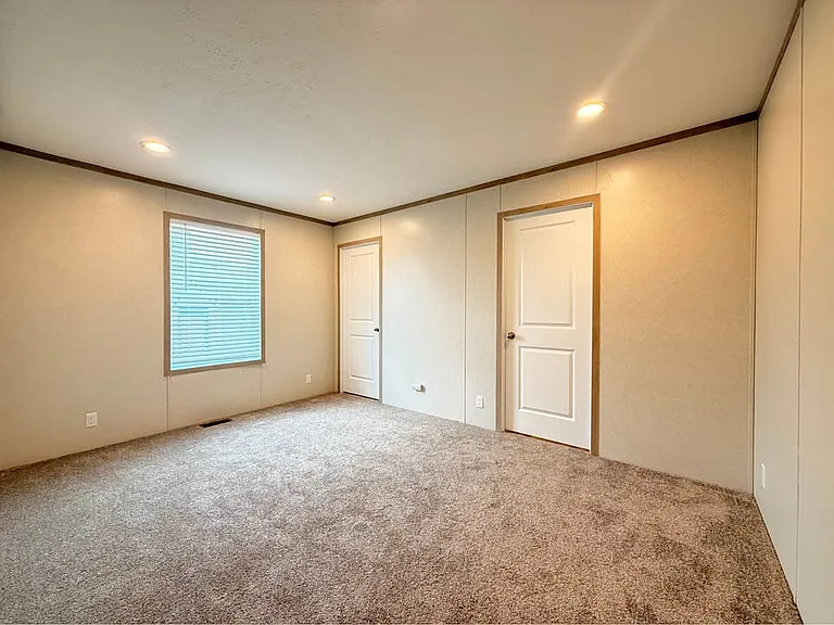 29800 Guilford Cir #176 — Photo 8