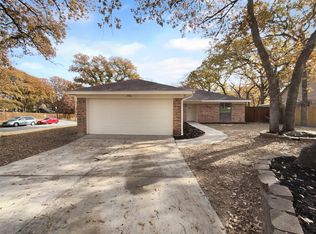 756 Timberoaks Dr, Azle, TX 76020