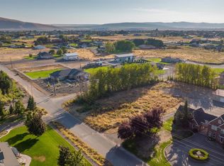 407 S 54th Ave, West Richland, WA 99353