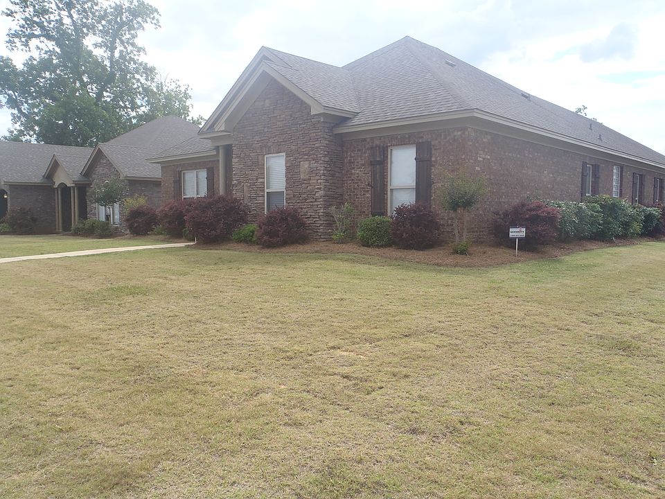 Spacious corner lot