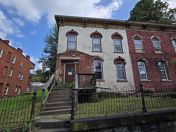3rd image of 127 14th St