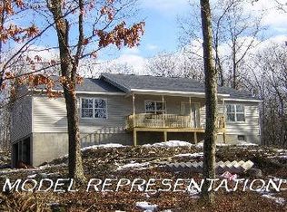 Hillside Dr, Dingmans Ferry, PA 18328