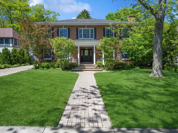 465 Woodlawn Ave, Glencoe, IL 60022