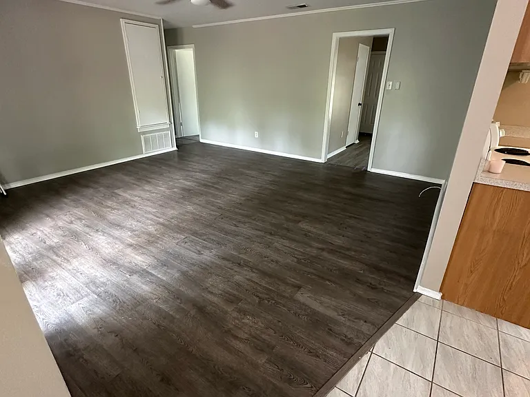 5800 Holly Hill Ct — Photo 2