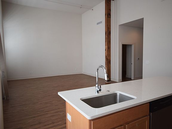 5th image of 615 Main St #C