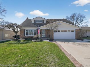 34651 Wood St, Livonia, MI