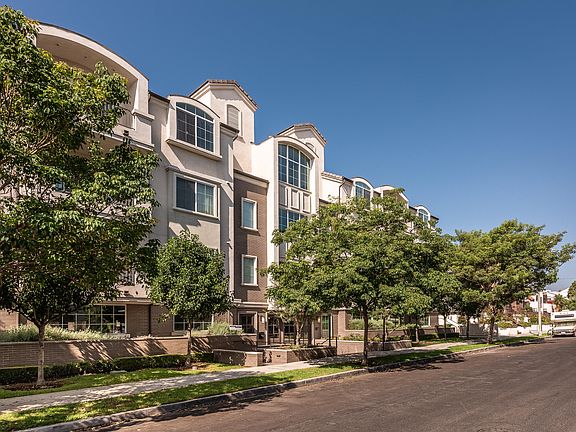 2nd image of 1625 Granville Ave APT 306