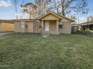 3827 Victor St, Pascagoula, MS 39567