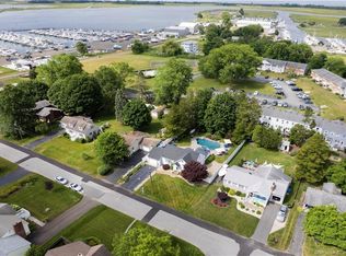 11 Buell Ct, Clinton, CT 06413