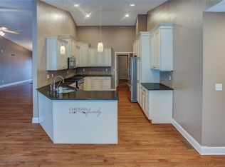 12 Eden Park Blvd, Shiloh, IL 62269