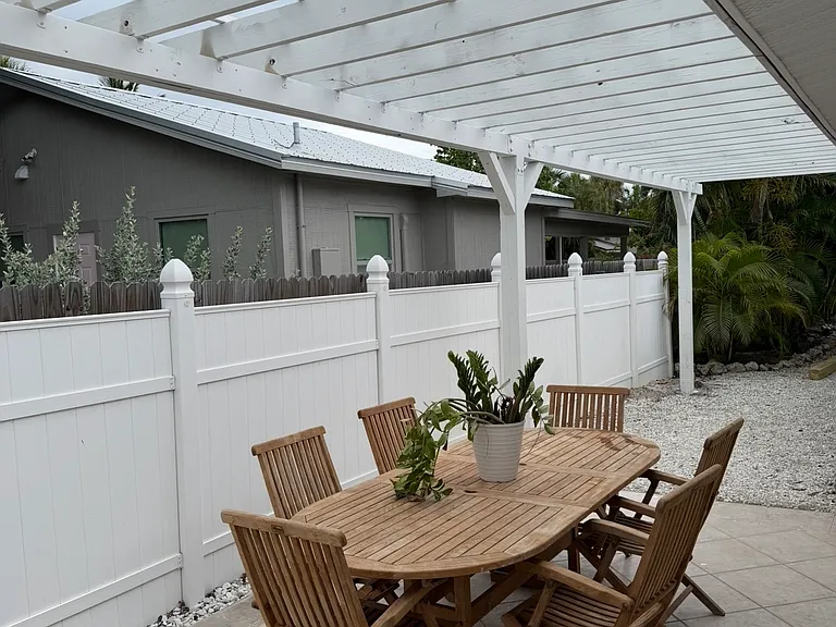 6960 Poinsetta Ave — Photo 21