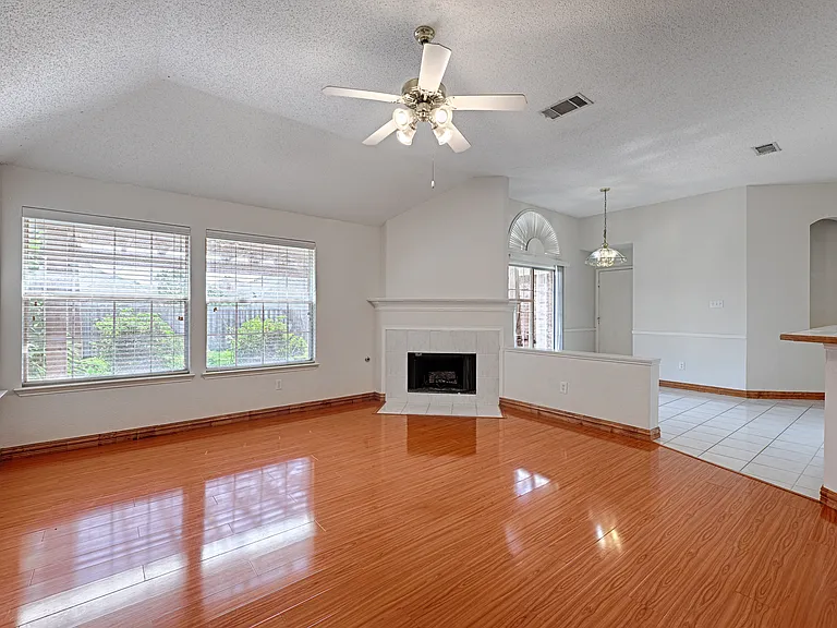 7512 Vineyard Dr — Photo 11