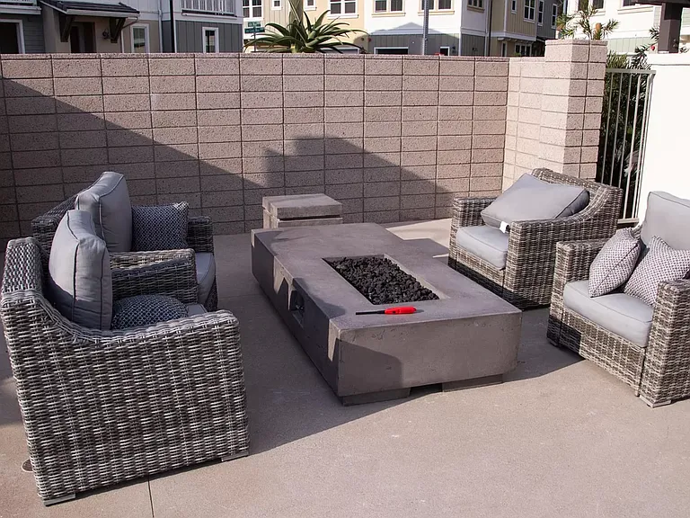 Pool fire pit seating.