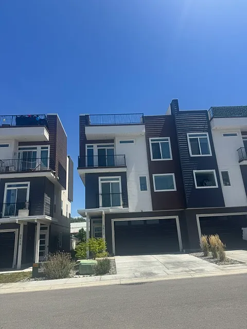 4 bed, 2.5 bath, 2513 sqft, $2,580 — Photo 2