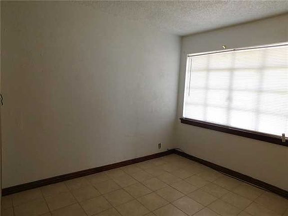3rd image of 1216 Selden Dr