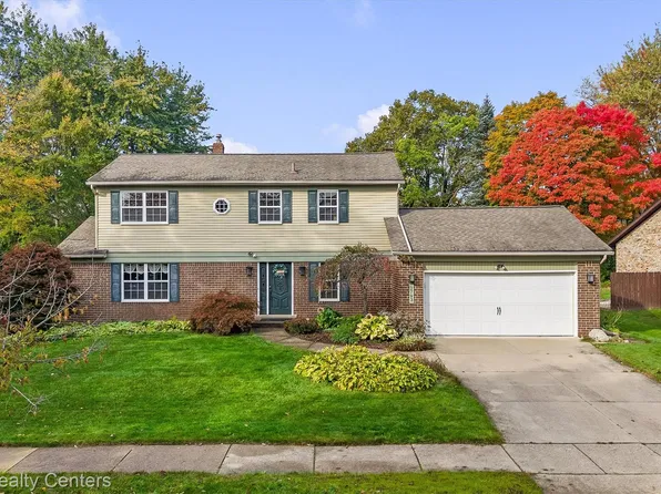 2793 Waterloo Dr, Troy, MI 48084