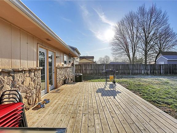 2nd image of 5323 Honey Comb Ln
