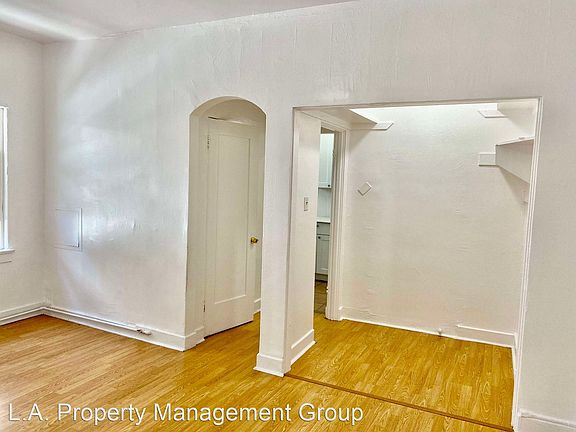 3rd image of 849 S Kenmore Ave #24