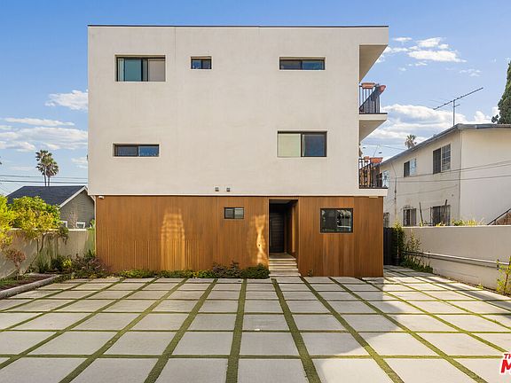5th image of 923 N Mariposa Ave