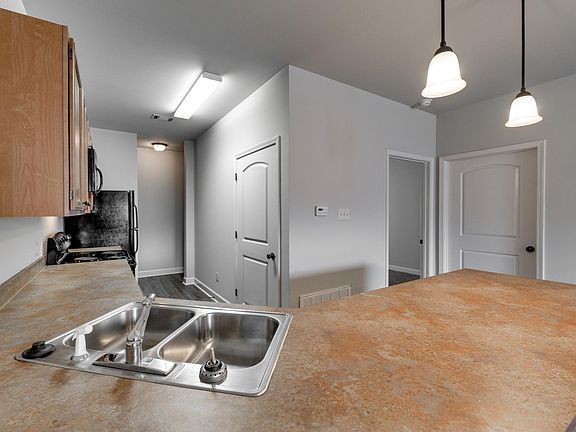 2nd image of 3640 Jeanna Dr Unit 102