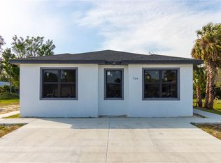 734 Veronica S Shoemaker Blvd, Fort Myers, FL 33916