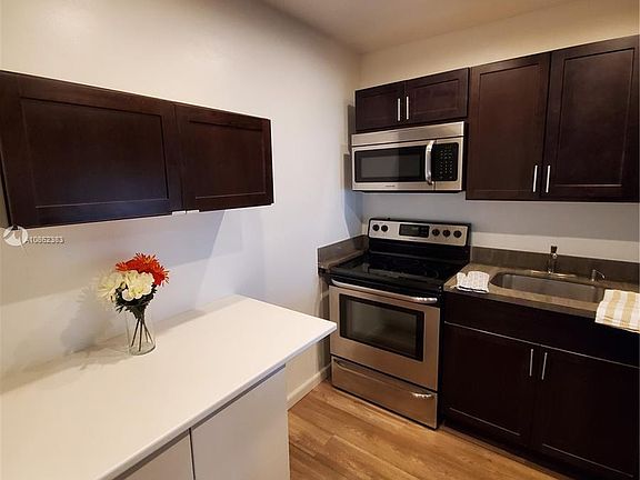 4th image of 100 Edgewater Dr APT 334