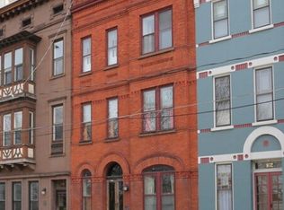 Renovated Apartment in Prime Center Square Walk to Washington Park!, Albany, NY 12210