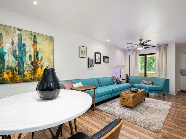 2812 N Auburn Ct #207, Palm Springs, CA 92262