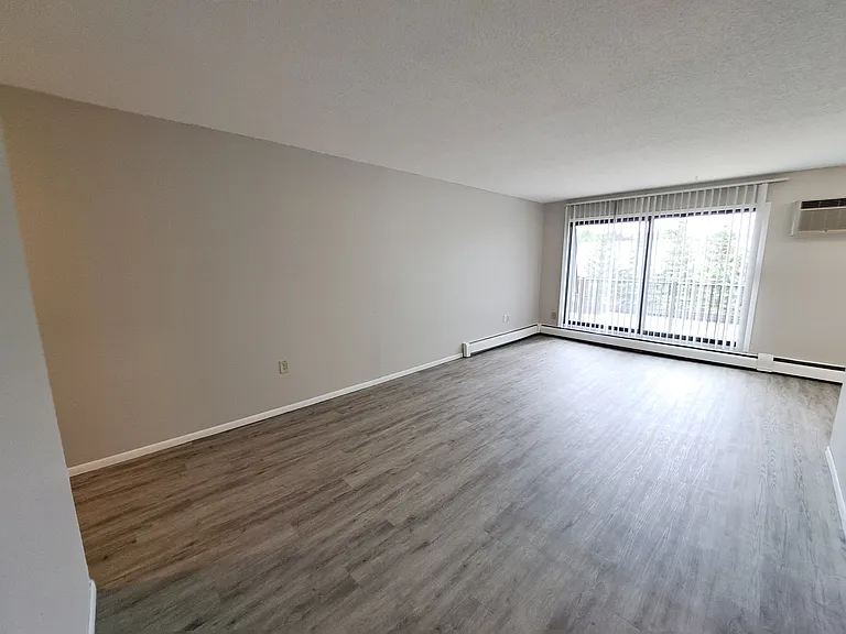 Van Dyke Apartments — Photo 53