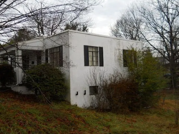 519 Catron St, Marion, VA 24354