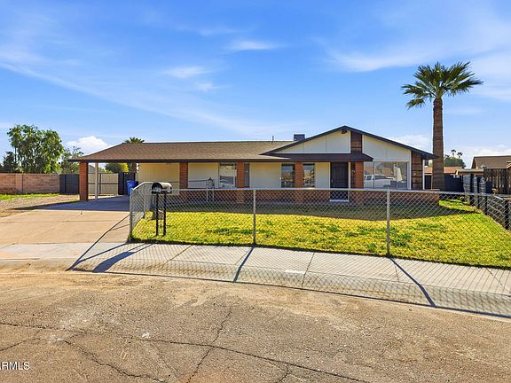 3rd image of 7909 W PINCHOT Avenue